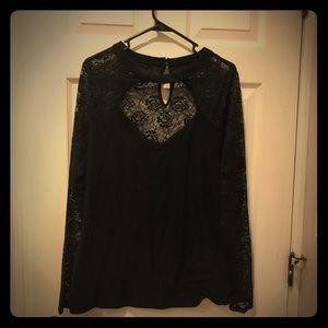 Torrid lace sleeved top size 1X